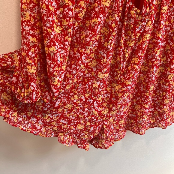 Lush NWT Playing at Perfect Red Floral Balloon Long Sleeve Romper Cut Out, L - Picture 9 of 15